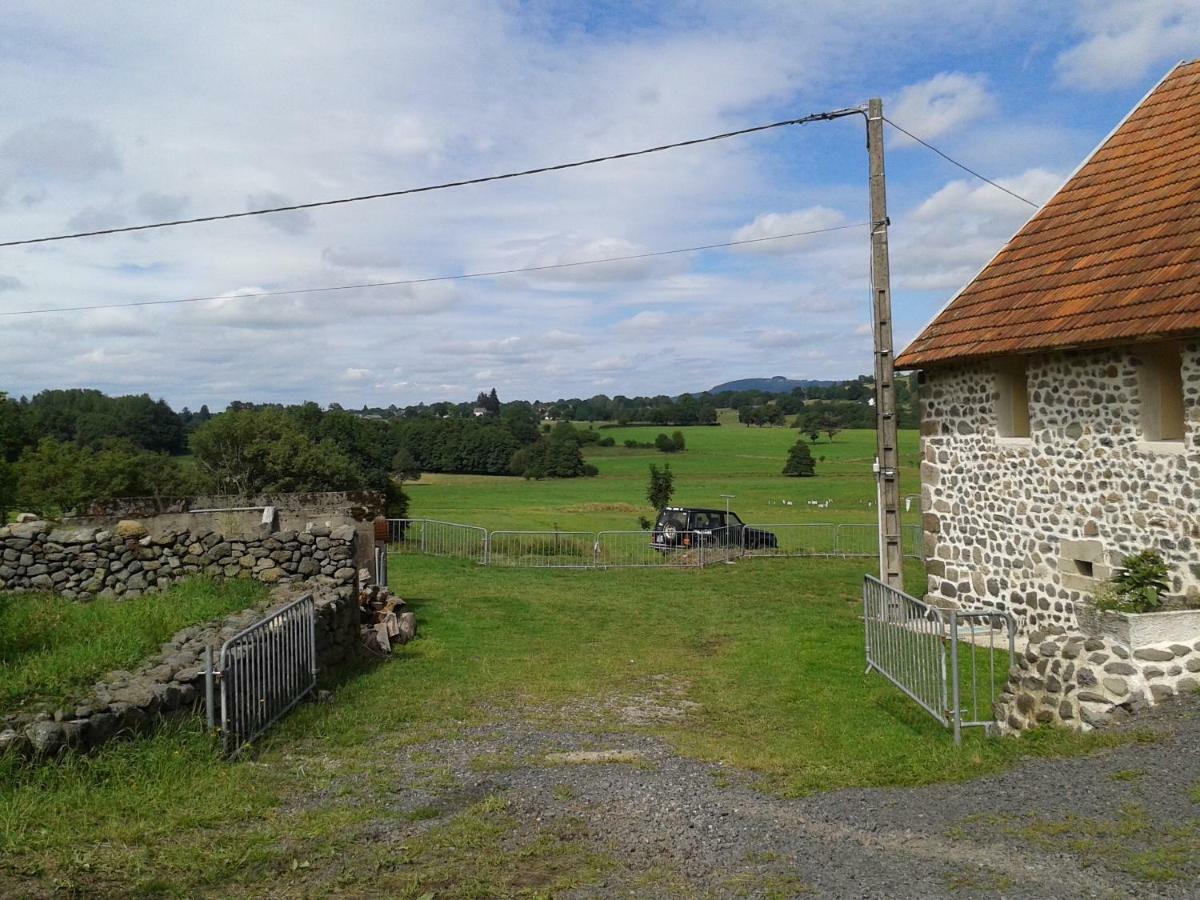Le Bon Air Est Dans Le Pre Champagnac (Auvergne) Exterior foto